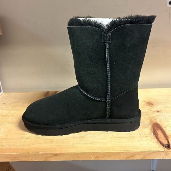 UGG Black Bailey Button Shearling Boots - Picture 2 of 9
